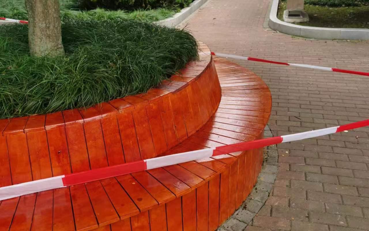 新城路座椅油漆维护 (1).jpg 新城路座椅油漆维护 (1).jpg