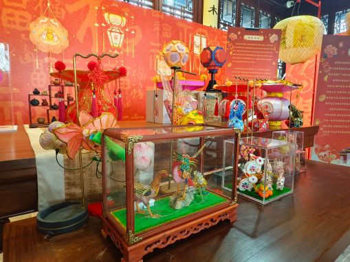 流光_逸_彩_寻找非遗花灯__逸野堂.jpg 流光_逸_彩_寻找非遗花灯__逸野堂.jpg