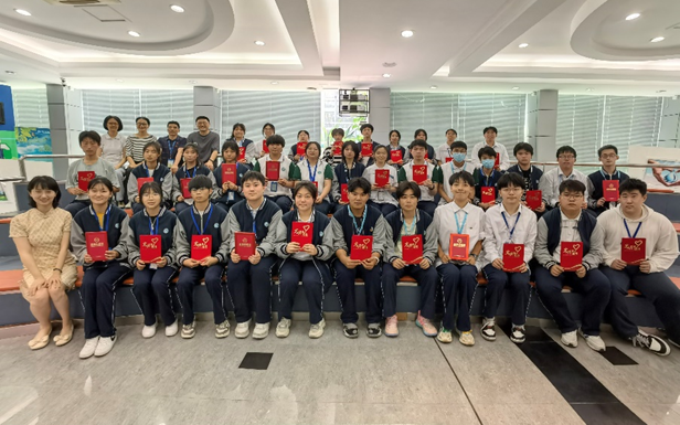 志愿星光点亮环校上海市环境学校环保科普馆开展中小学职业体验日优秀