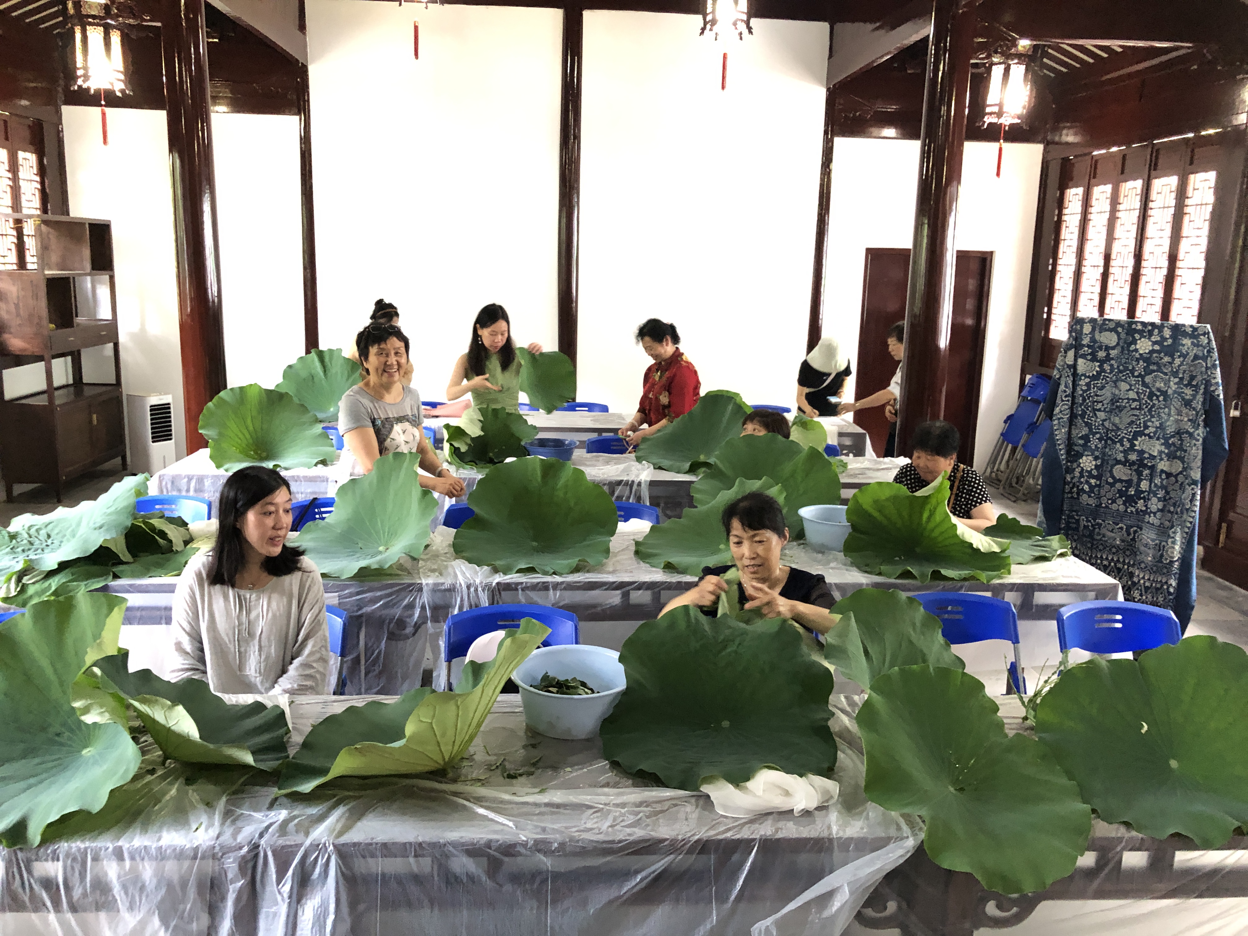 8.非遗荷叶染课程.jpg