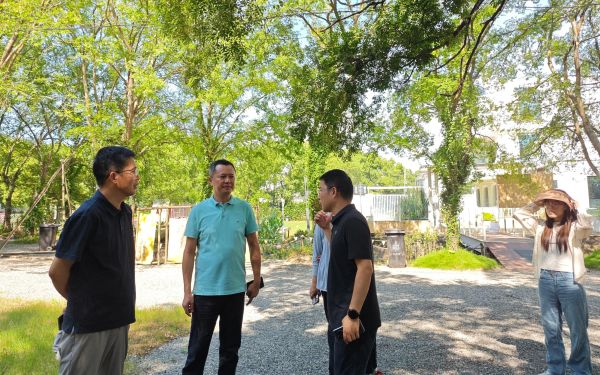 市林业总站赴青浦区赵巷镇方夏村开展林下经济调研1.jpg