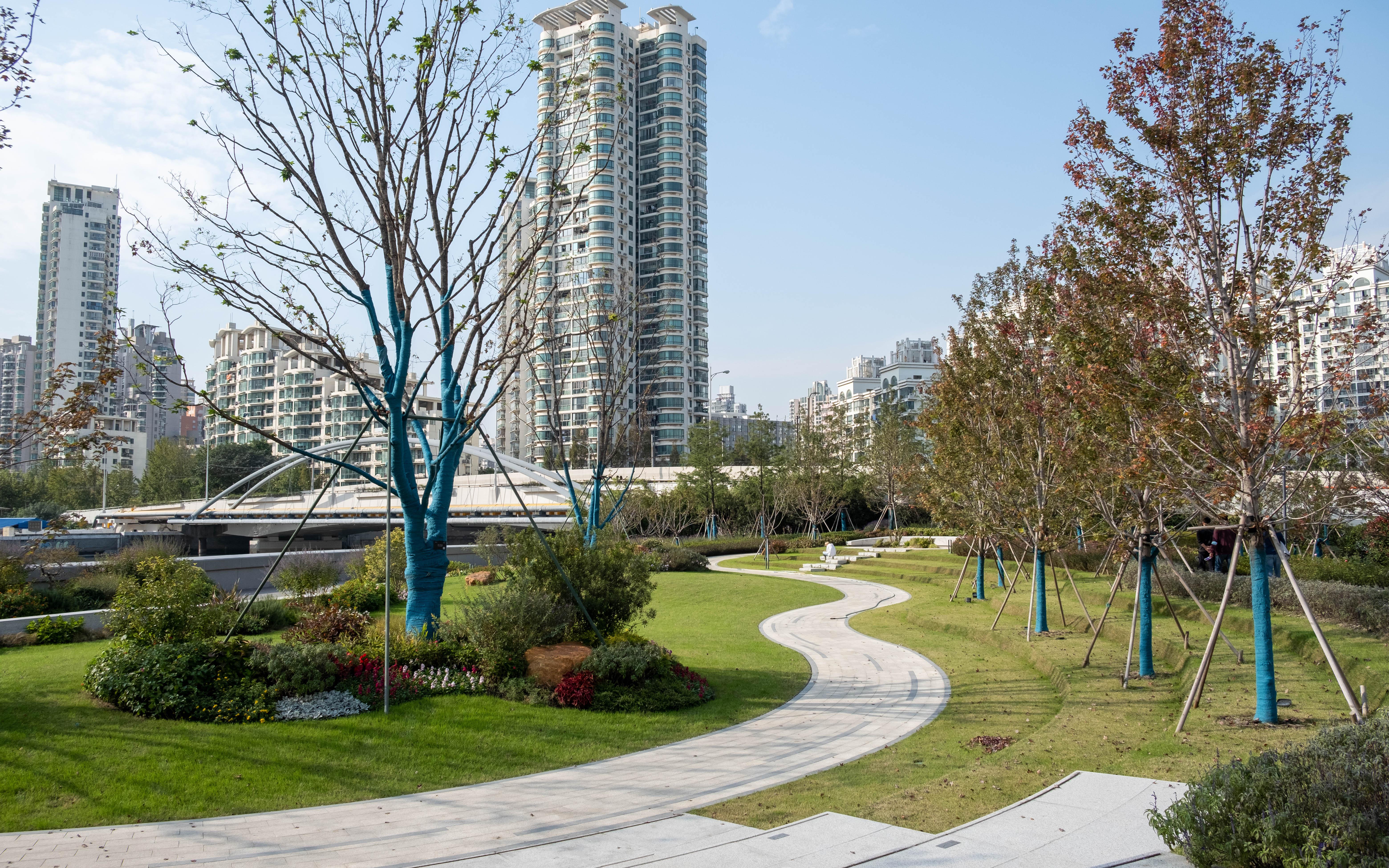 苏河贯通长安路公共绿地锦绣花园基本建成