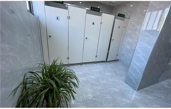 上海方塔园内的智能厕所"正式上岗"