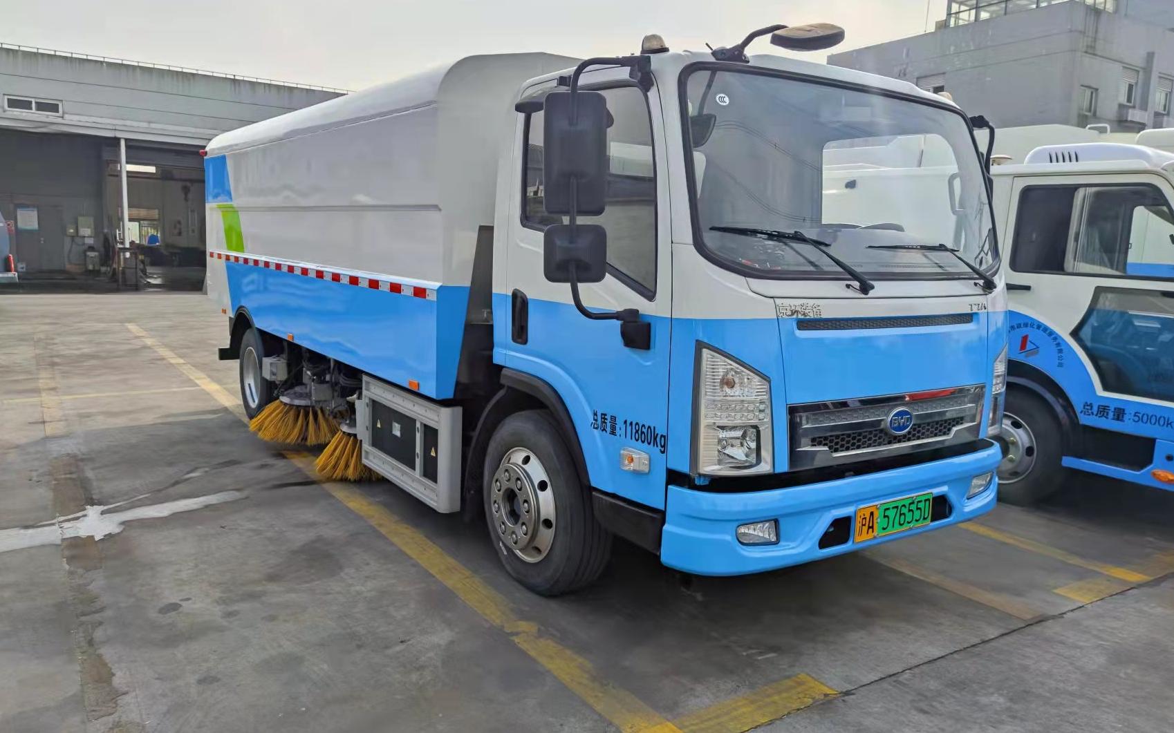 上海市市容环境质量监测中心赴浦东新区开展新能源环卫车应用调研