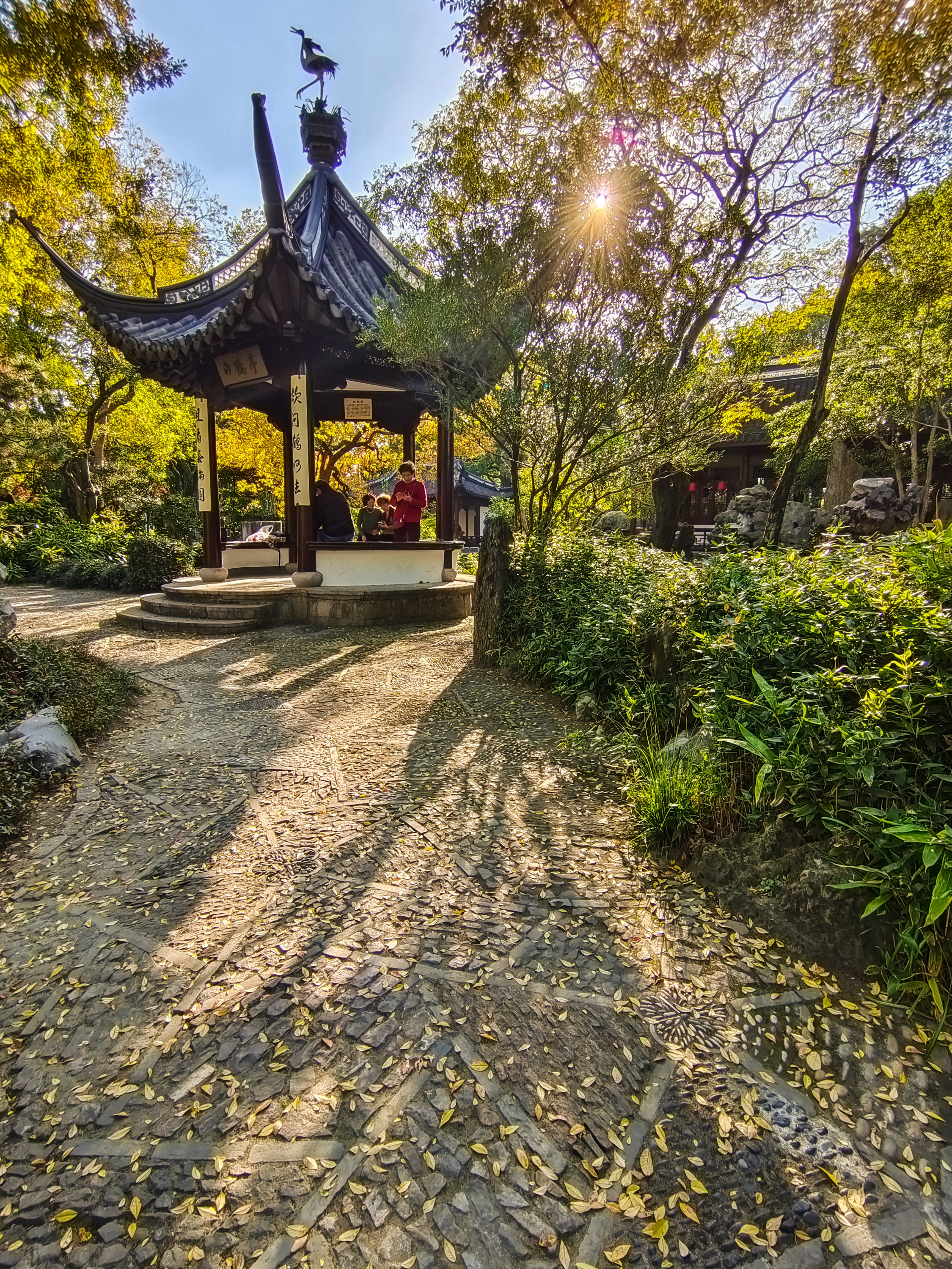 3、作品名称:秋色古亭迎客来+作者姓名:李睿杰.jpg 3、作品名称:秋色古亭迎客来+作者姓名:李睿杰.jpg