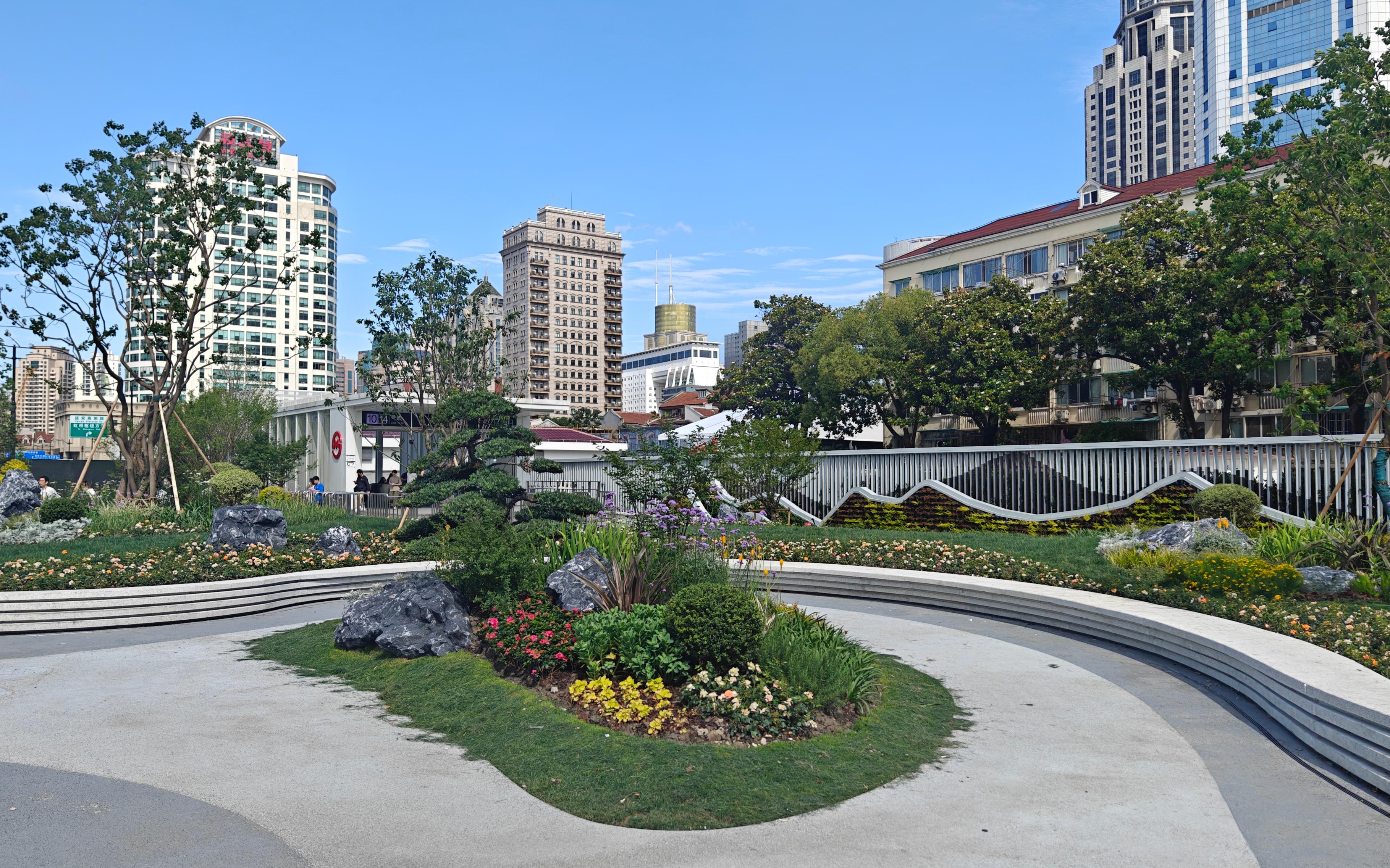 市绿化部门踏勘今年新增口袋公园建设情况