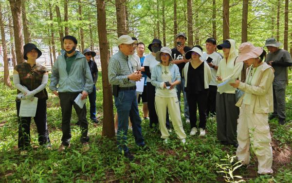 沪邀首席专家为森林可持续经营试点建设“把脉开方”3.jpg 沪邀首席专家为森林可持续经营试点建设“把脉开方”3.jpg