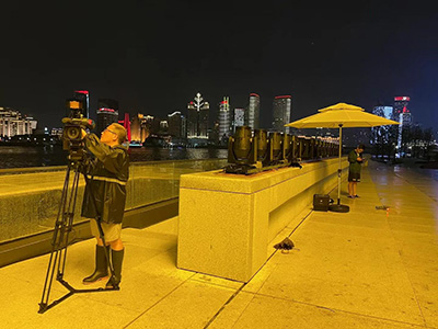 为了6分钟的光影秀视频，上海电视台记者洪焕铨接连几天凌晨4点去外滩踩点取景（1）.jpg