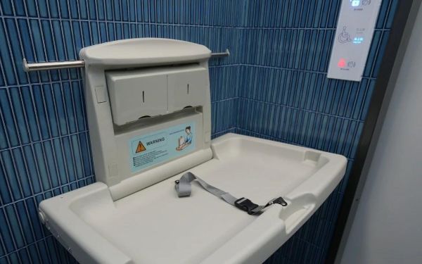 虹口区换新升级“航海蓝”公厕 打造特色人文新地标-0829（4）.jpg