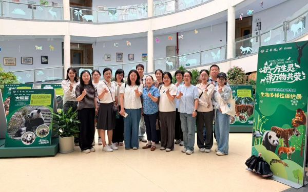 浦东生物学科工作坊来园学习.jpg