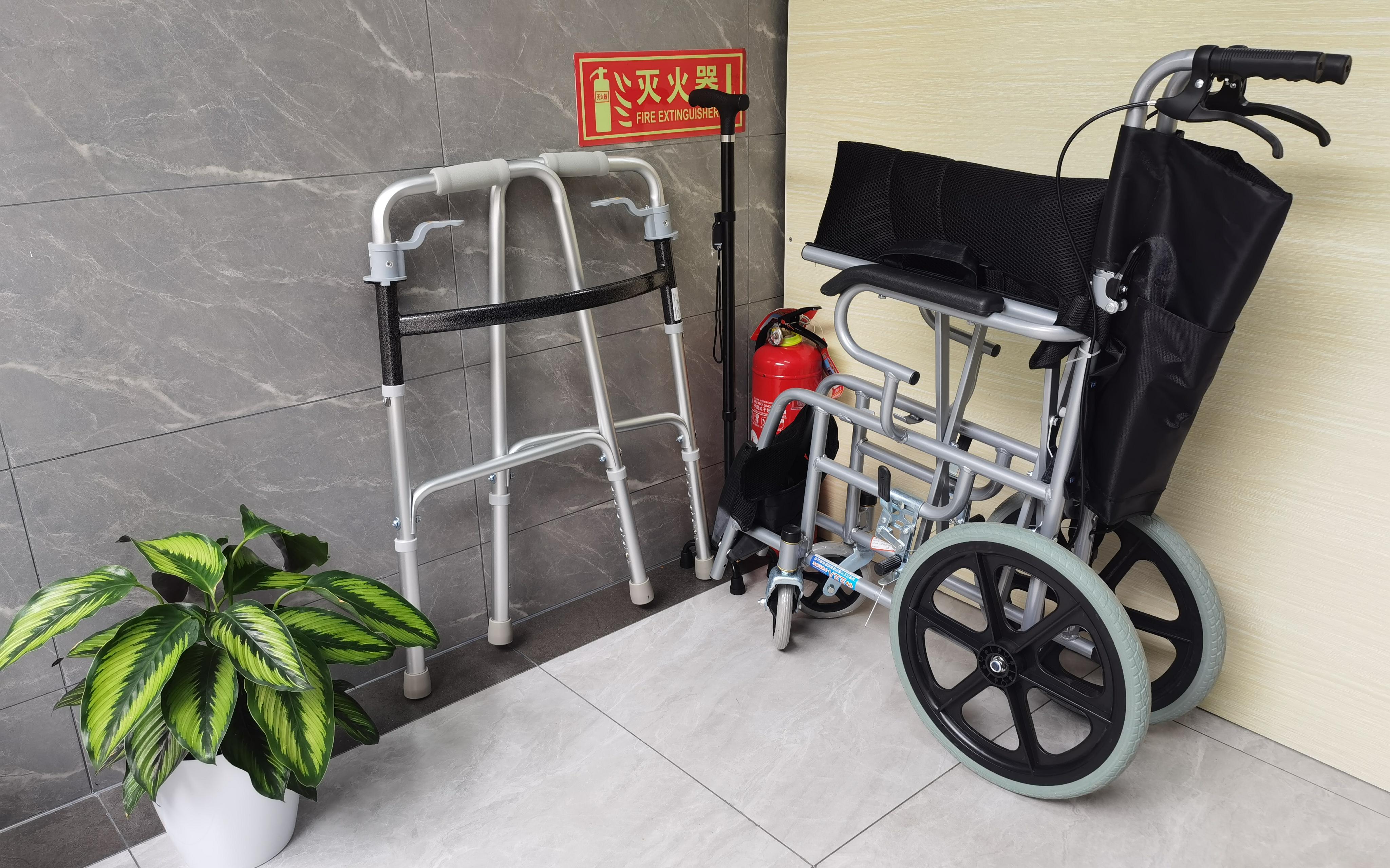 拐杖轮椅助行器.jpg