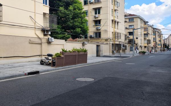 街面环境2.jpg 街面环境2.jpg
