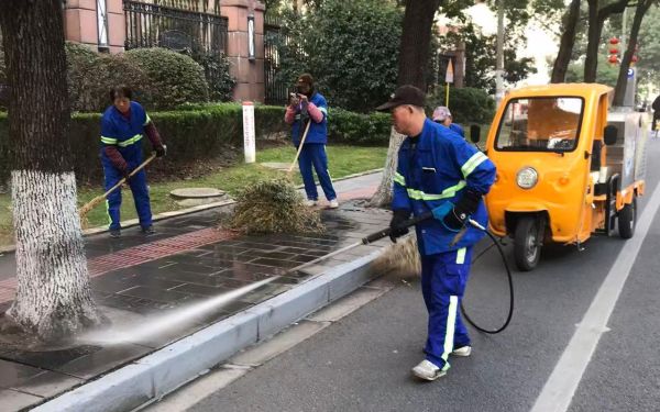 2.14涞寅路道路保洁2.jpg