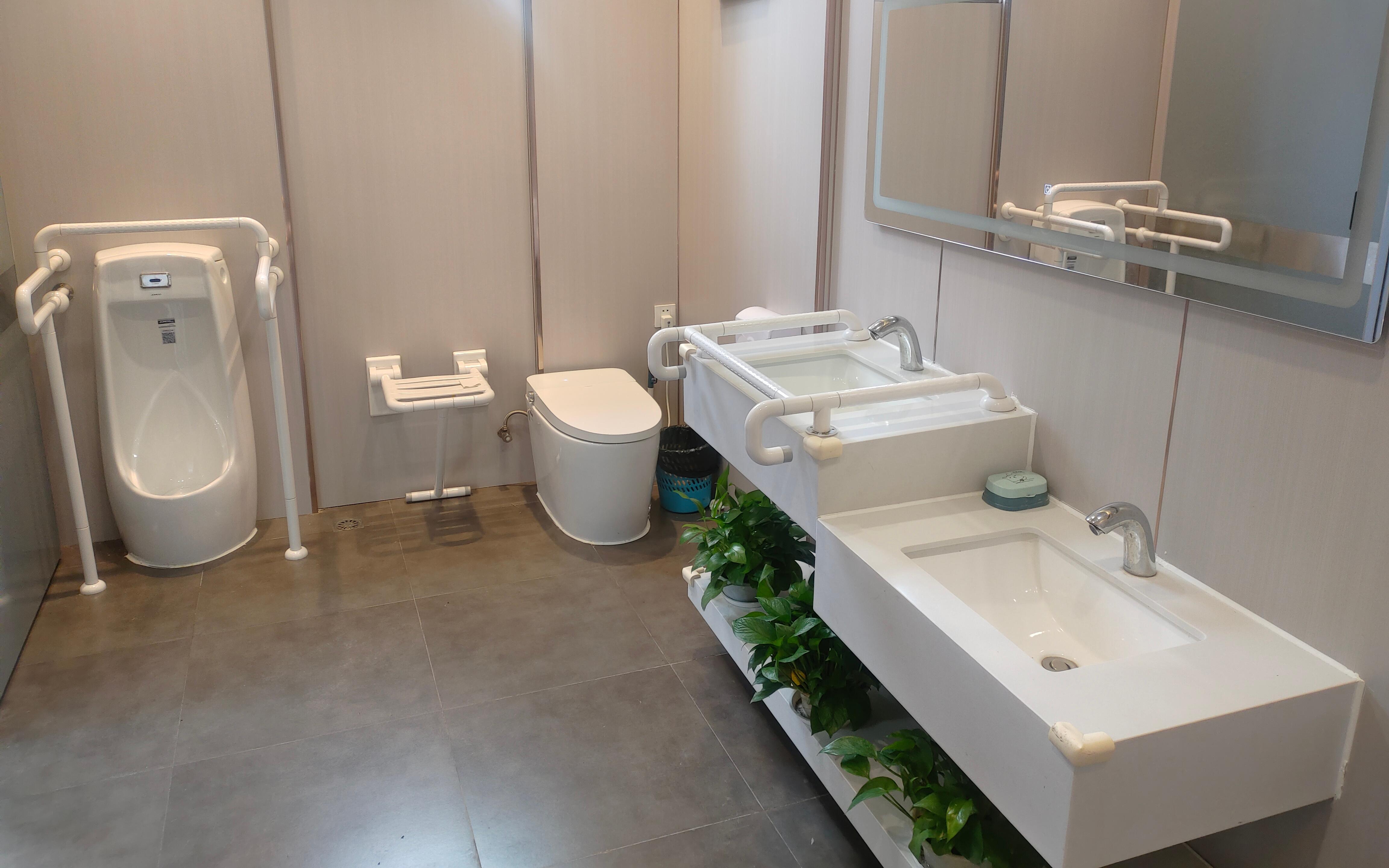 本市推进公厕智能化 打造城市文明新窗口2.jpg 本市推进公厕智能化 打造城市文明新窗口2.jpg