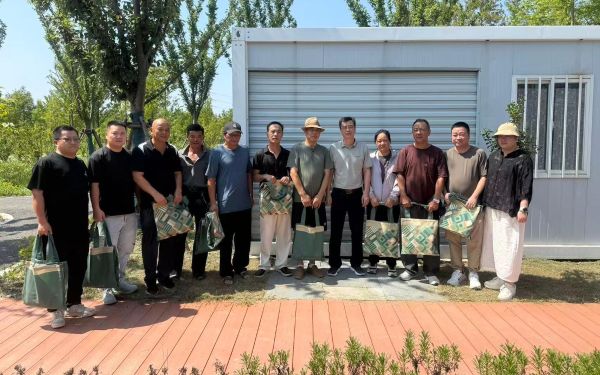 建好林间暖心驿站_筑牢林业守护阵地__上海市首批林间工间休息室提升改善工作已完成2.jpg